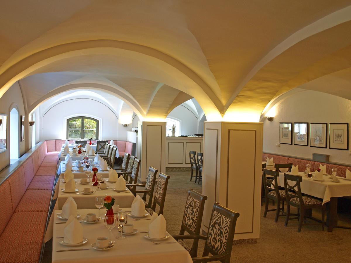Hotel & Gaestehaus Gut Kaden Alveslohe Exterior photo